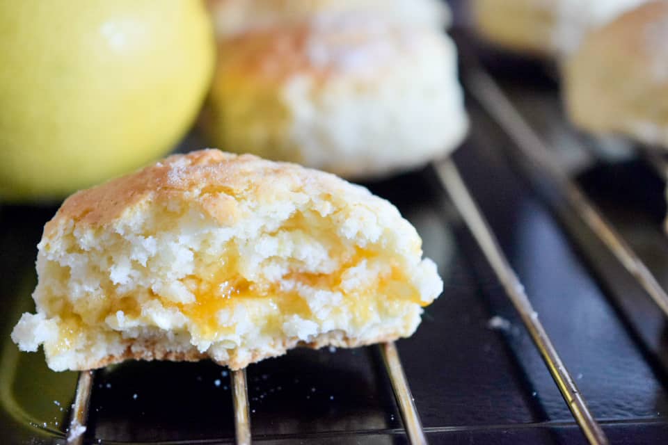 lemon-scones-with-apricot-jam