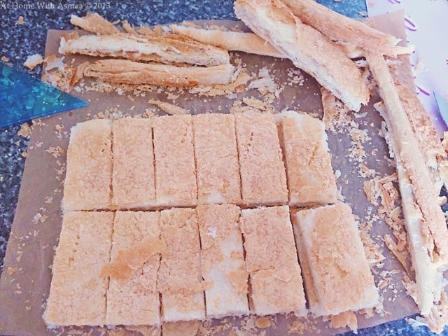 mini-vanilla-custard-slices-cutting-baked-puff-pastry-4