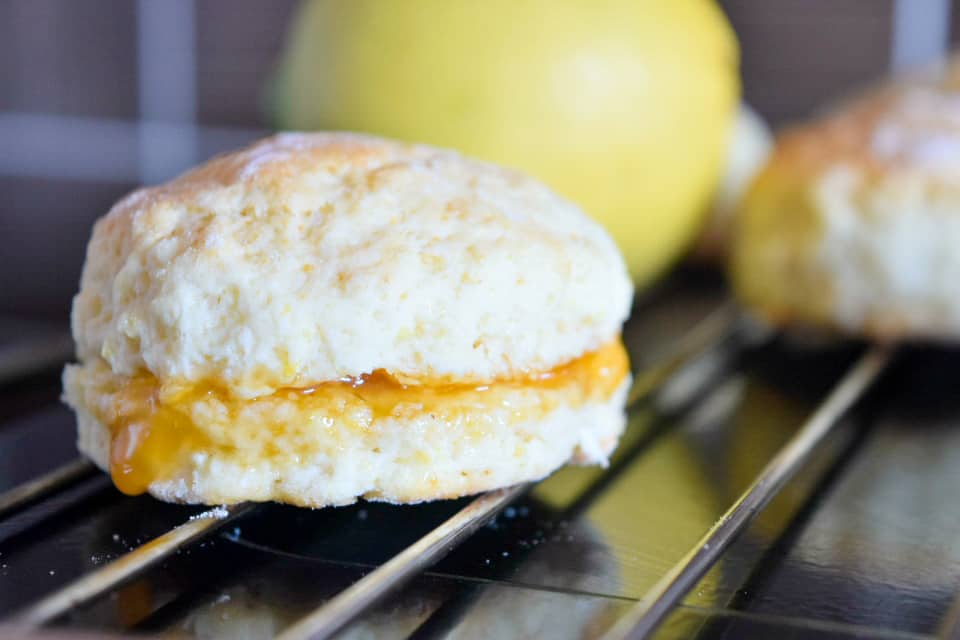small-lemon-scones-with-apricot-jam